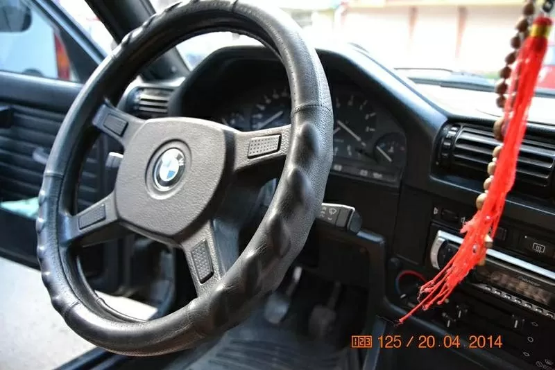 Продам автомобиль BMW 318 i 7