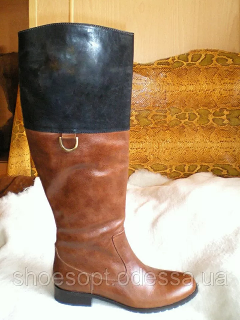 Элегантные коричневые сапоги женские кожаные на низком каблуке