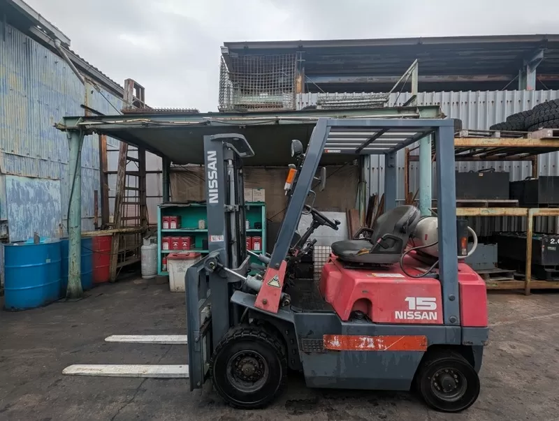 Газ-бензиновий навантажувач Nissan, з напрацюванням 3757 мотогодин