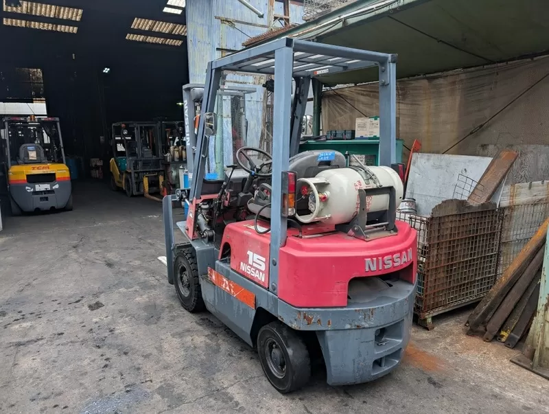 Газ-бензиновий навантажувач Nissan, з напрацюванням 3757 мотогодин 3