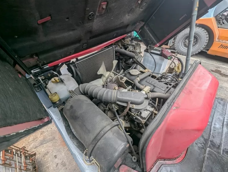 Газ-бензиновий навантажувач Nissan, з напрацюванням 3757 мотогодин 6