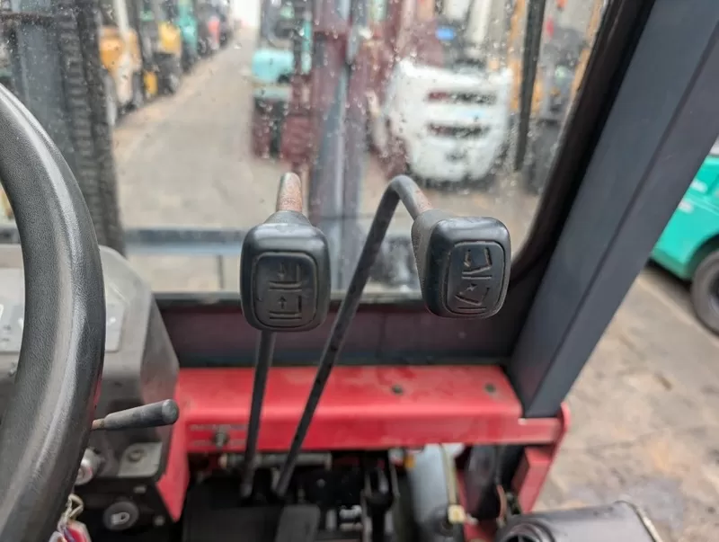 Газ-бензиновий навантажувач Nissan, з напрацюванням 3757 мотогодин 8