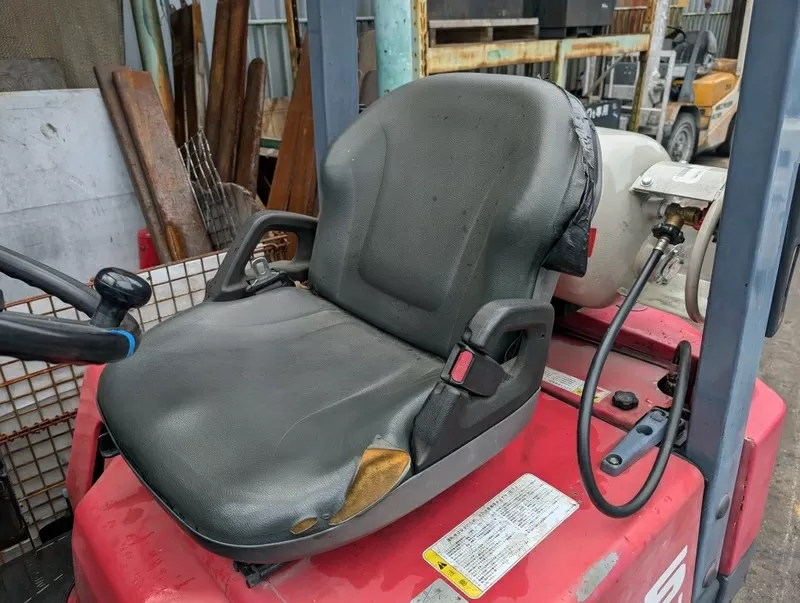 Газ-бензиновий навантажувач Nissan, з напрацюванням 3757 мотогодин 9